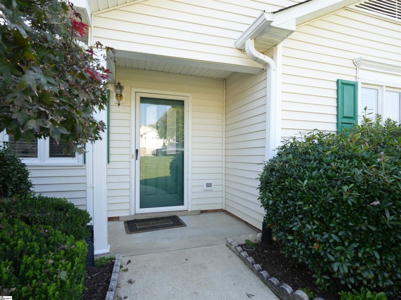 Property image 2 at 10 Sunbriar Drive, Greenville, SC 29615-5345