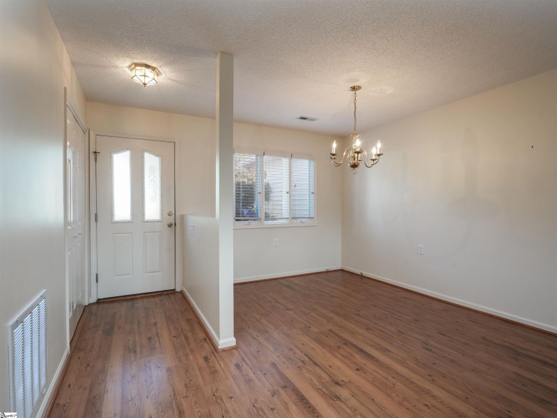 Property image 4 at 10 Sunbriar Drive, Greenville, SC 29615-5345
