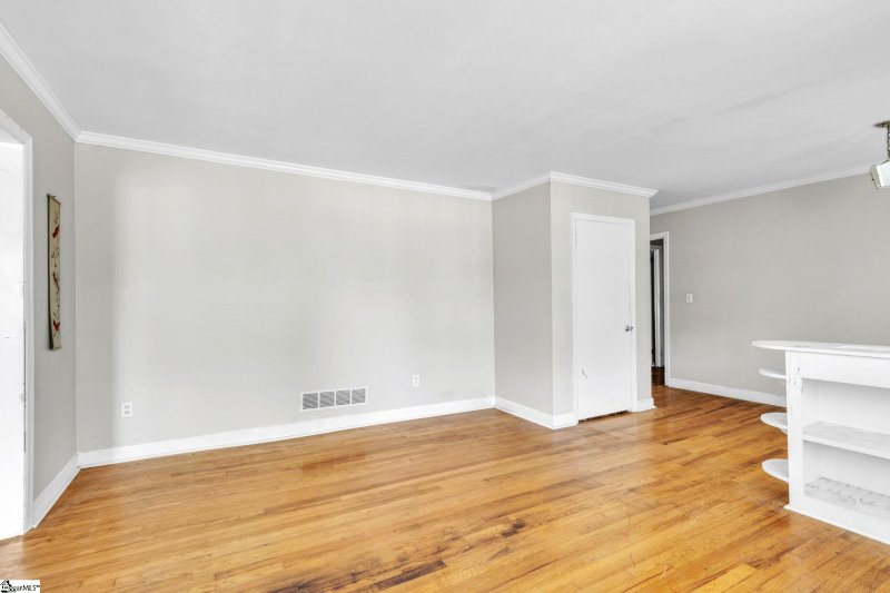 Property image 5 at 203 Melbourne Lane, Greenville, SC 29615