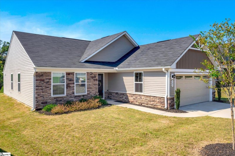 Property image 2 at 305 Damson Way, Piedmont, SC 29673