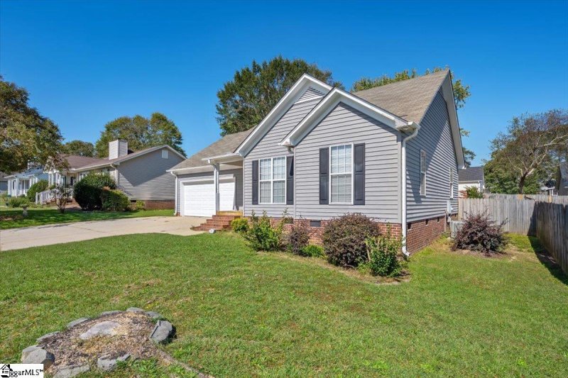 Property image 2 at 315 Fairdale Drive, Simpsonville, SC 29681