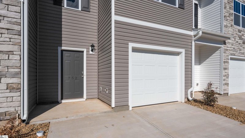 Property image 3 at 752 Embark Circle, Greer, SC 29651