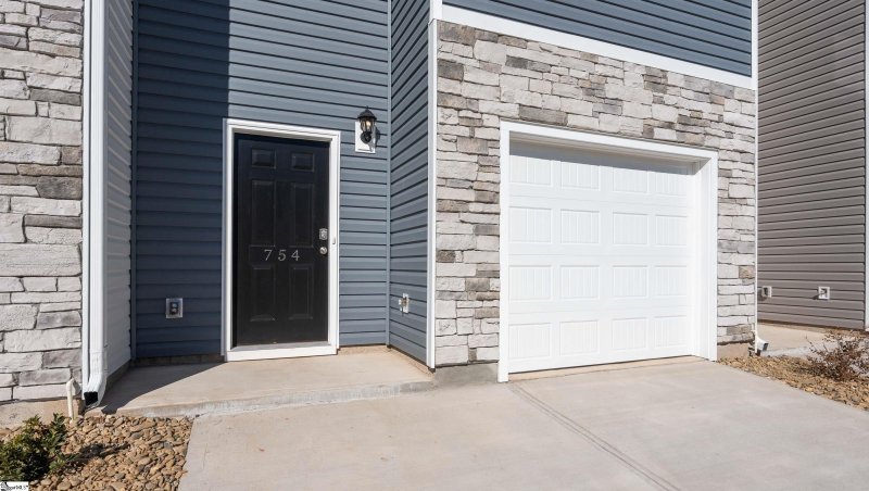 Property image 3 at 754 Embark Circle, Greer, SC 29651