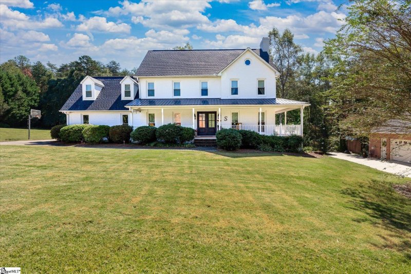 201 Woodbridge Court