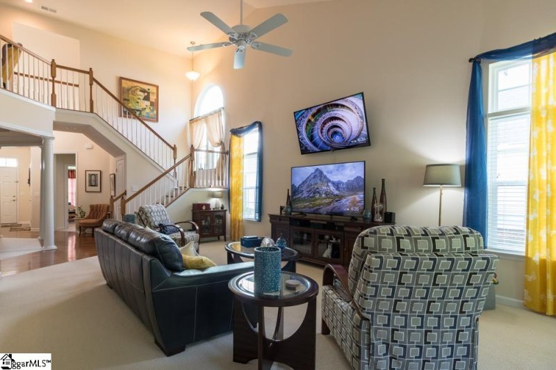 Property image 4 of 556 Shoreline Boulevard in Glen Lake, Boiling Springs, SC 29316