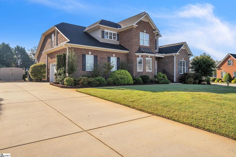 Property image 2 at 2 Colby Court, Greer, SC 29650