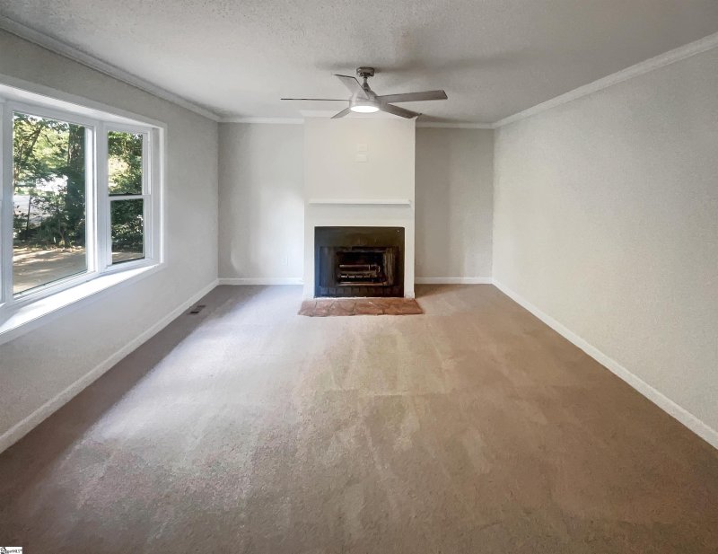 Property image 3 at 19 Columbia Circle, Greenville, SC 29607