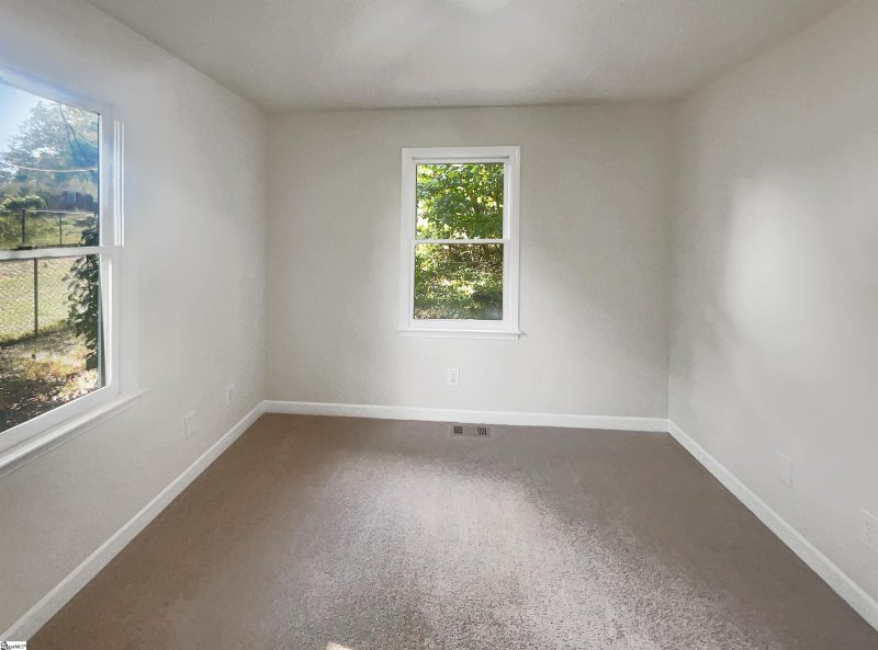 Property image 5 at 19 Columbia Circle, Greenville, SC 29607