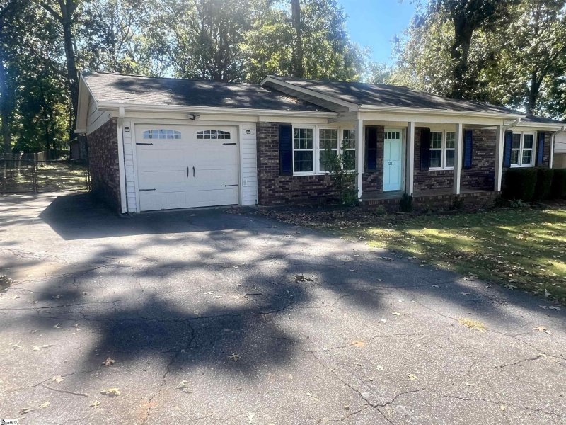 Property image 2 at 211 Sylvia Road, Easley, SC 29642