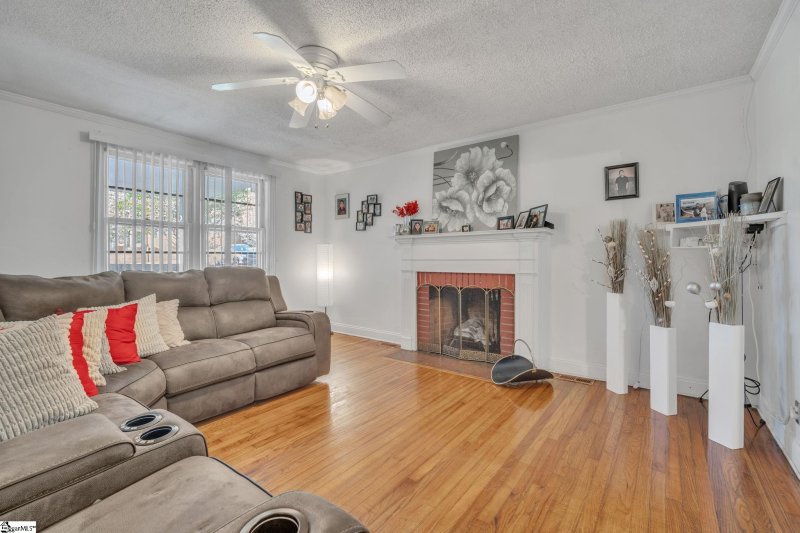 Property image 3 at 421 High Valley Boulevard, Greenville, SC 29605