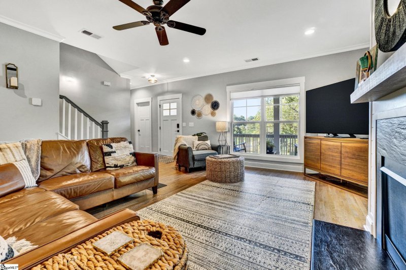 Property image 2 at 2 Arbutus Trail, Greenville, SC 29607