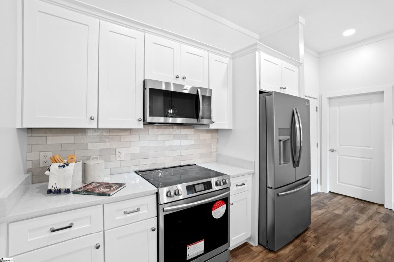 Property image 5 at 98 E Mcbee Avenue, Greenville, SC 29601