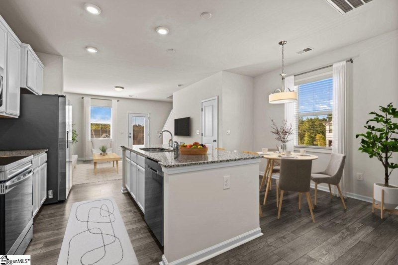 Property image 3 at 300 Laurel Park Drive, Greenville, SC 29607