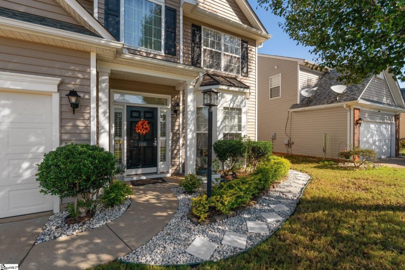 Property image 3 at 100 Derry Lane, Greer, SC 29650