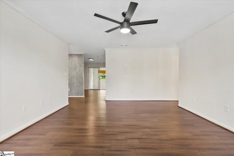 Property image 5 at 925 Cleveland Street, Greenville, SC 29601