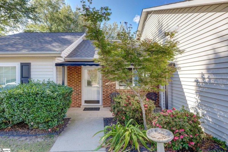 Property image 3 at 209 Creek Forest Drive, Greenville, SC 29615