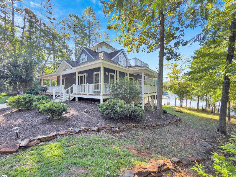 Property image 3 at 187 W Waters Edge Lane, West Union, SC 29696