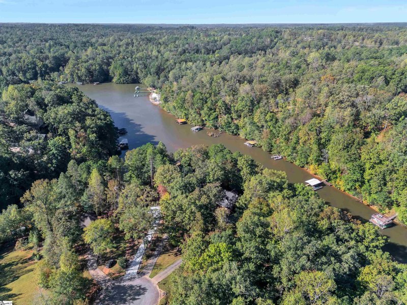 Property image 4 at 187 W Waters Edge Lane, West Union, SC 29696