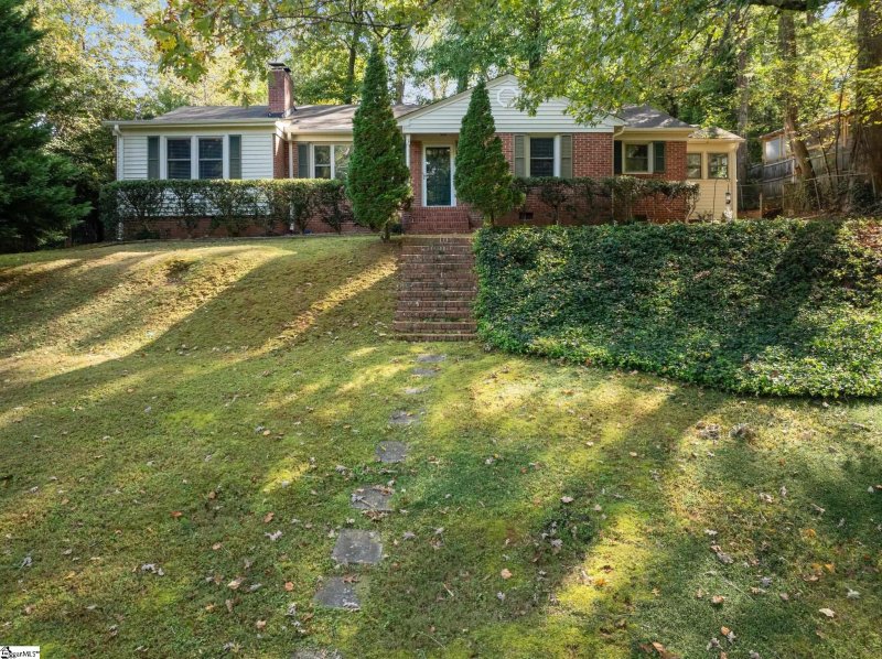 Property image 2 at 308 Chick Springs Road, Greenville, SC 29609