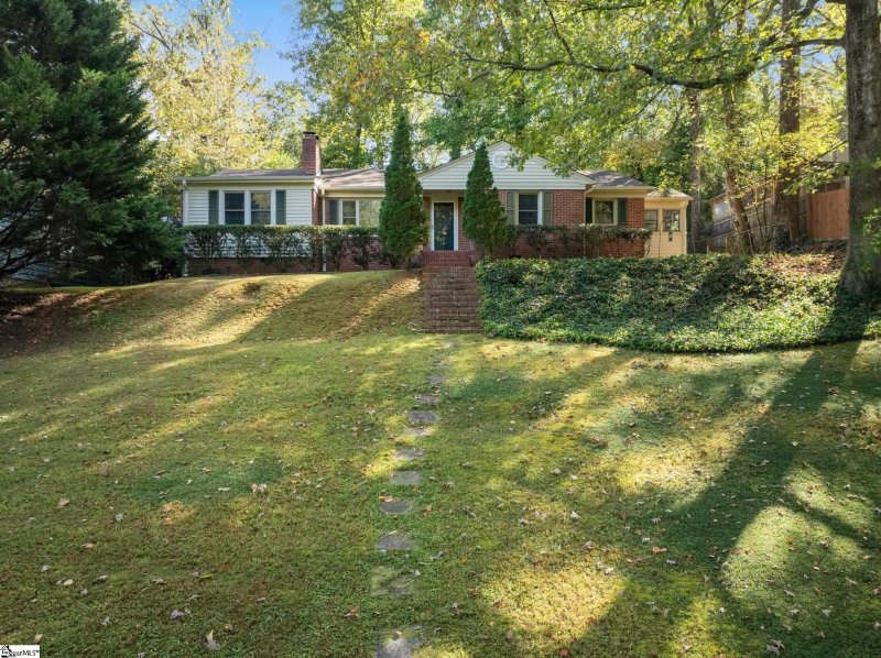 Property image 4 at 308 Chick Springs Road, Greenville, SC 29609