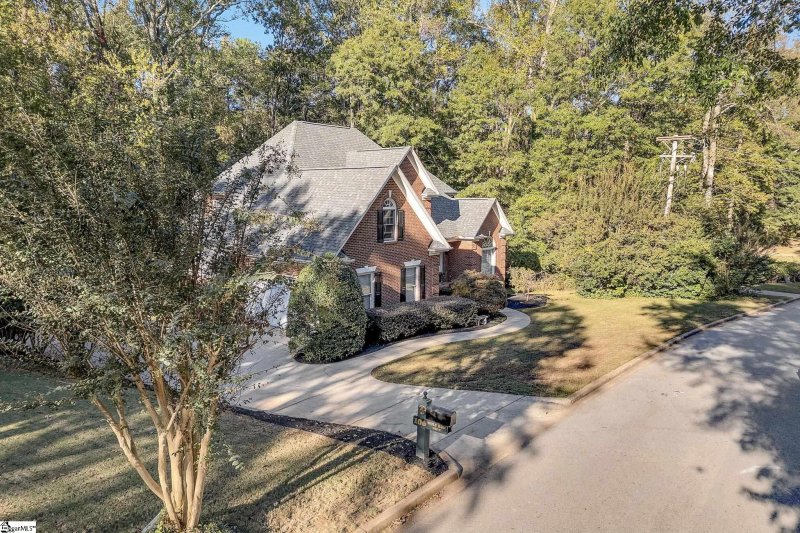 Property image 2 at 106 Wolf Run Drive, Simpsonville, SC 29681-5267