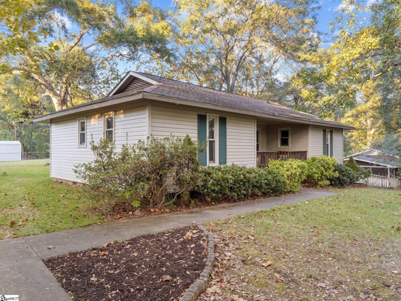 Property image 4 at 203 Seminole Drive, Simpsonville, SC 29680