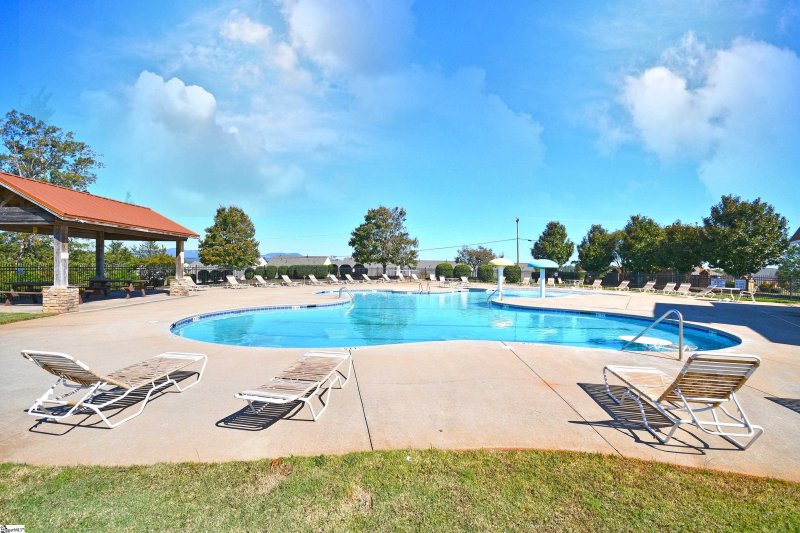 Property image 4 at 128 Cherrybark Lane, Taylors, SC 29687