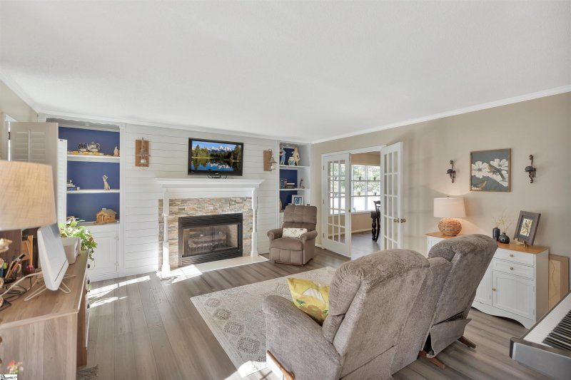 Property image 4 at 313 Delphi Drive, Seneca, SC 29672