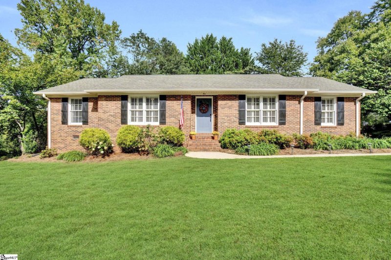 5 Hitching Post Lane