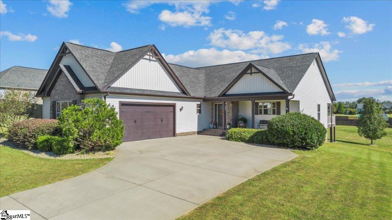 Property image 2 at 119 Deyoung Meadows Drive, Greer, SC 29651