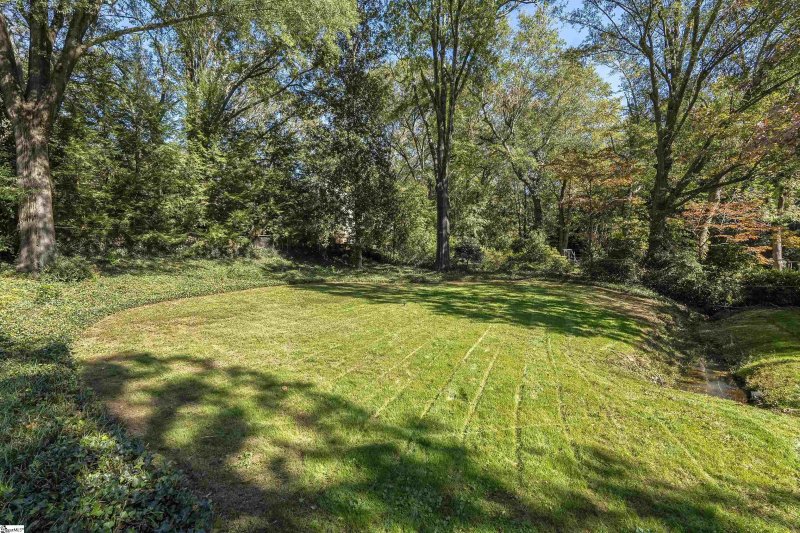 Property image 3 at 123 Woodland Way, Greenville, SC 29601