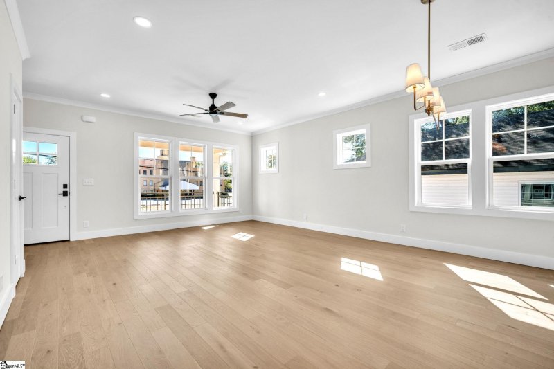 Property image 3 at 910 Green Avenue, Greenville, SC 29605