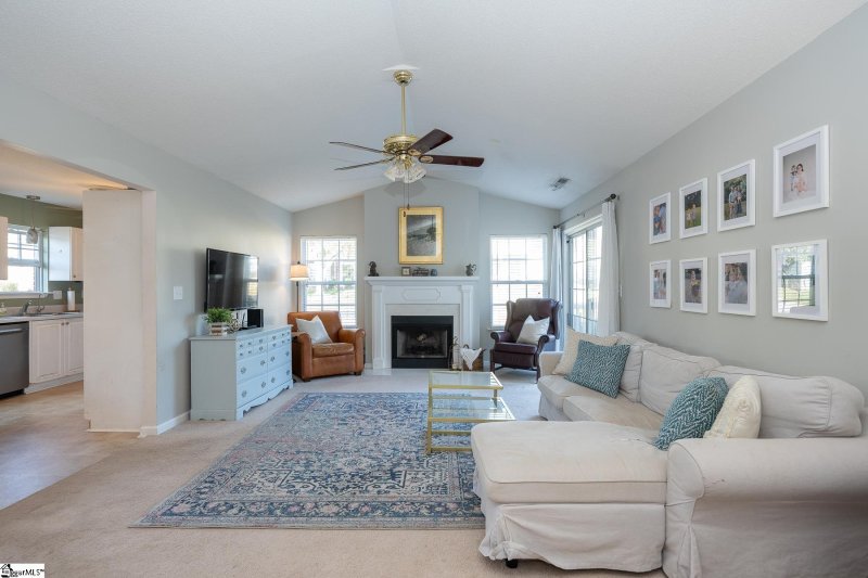 Property image 4 at 1 Little Fox Court, Greer, SC 26950