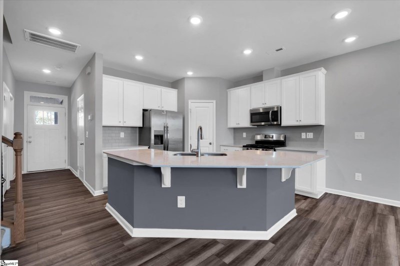 Property image 3 at 326 E Compass Way, Easley, SC 29640