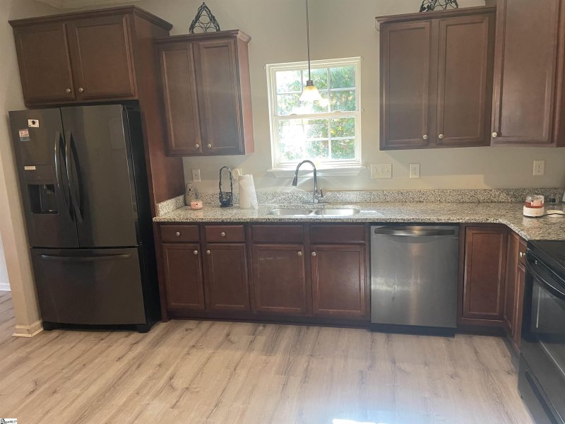 Property image 3 at 100 Redcoat Court, Simpsonville, SC 29680