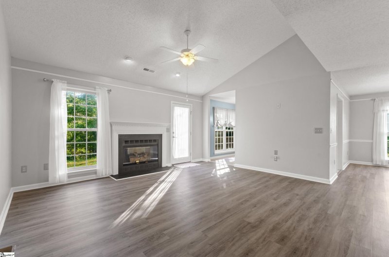 Property image 4 at 110 Stonington Way, Taylors, SC 29687