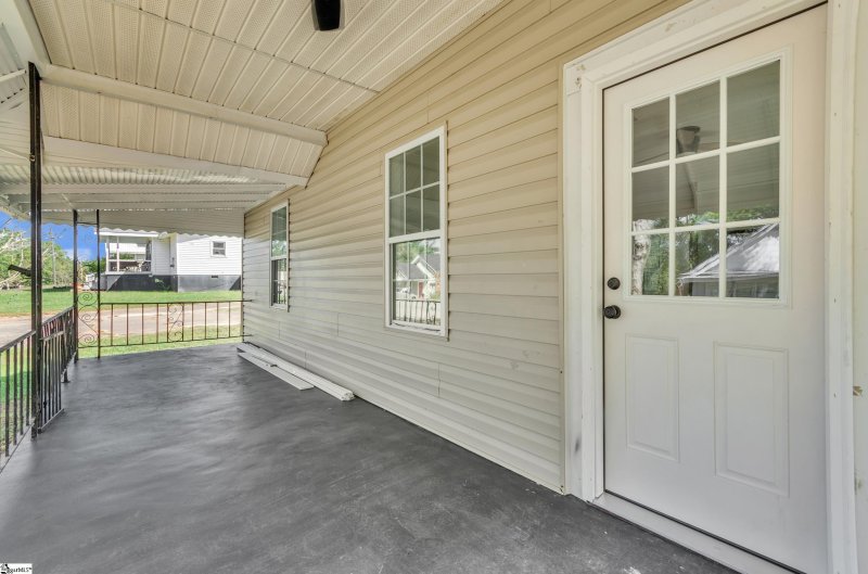 Property image 2 at 19 Clemson Street, Liberty, SC 29657-1205