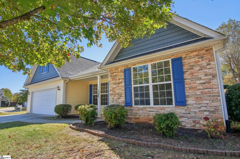 Property image 2 at 120 Bascom Court, Greer, SC 29650