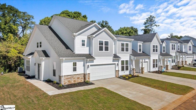 Property image 2 at 1572 Shallons Court, Spartanburg, SC 29301