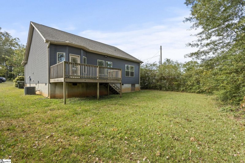 Property image 2 at 114 W 3rd Avenue, Easley, SC 29640