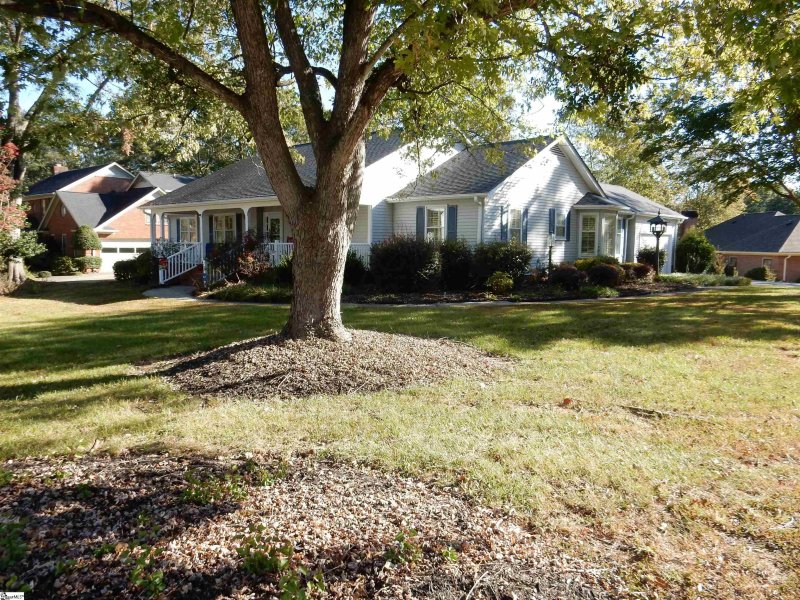 Property image 2 at 100 Chesterton Court, Greer, SC 29650