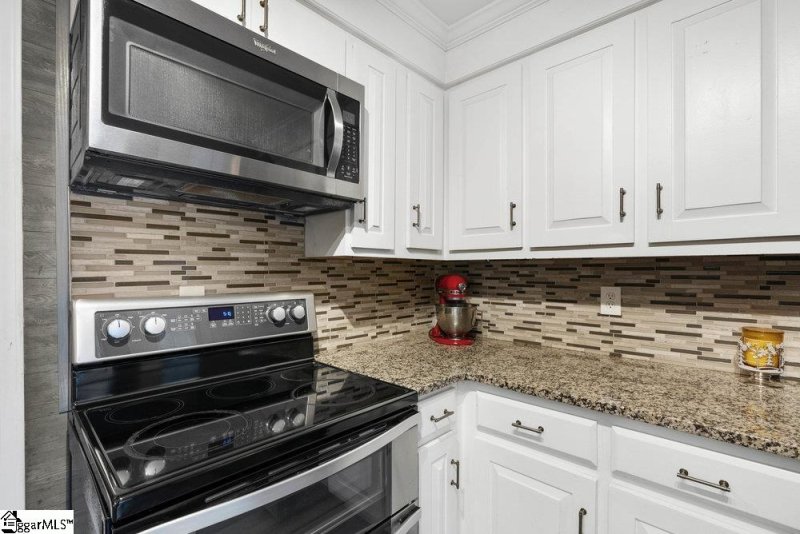 Property image 5 at 10 Blackberry Court, Taylors, SC 29687