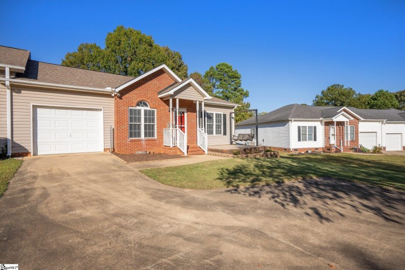 Property image 2 at 103B Raeburn Way, Anderson, SC 29621