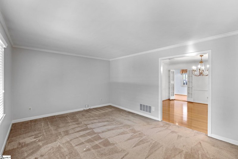 Property image 2 at 12 Wonderwood Drive, Greenville, SC 29615