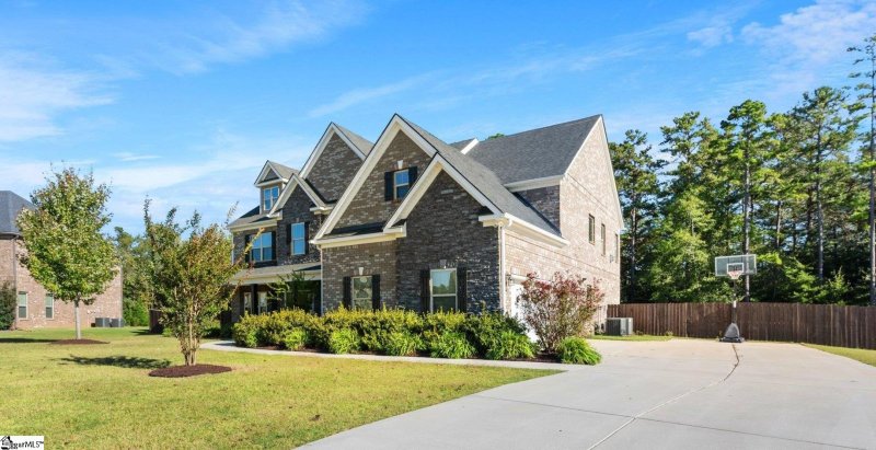 Property image 3 at 209 Coleridge Lane, Greer, SC 29651