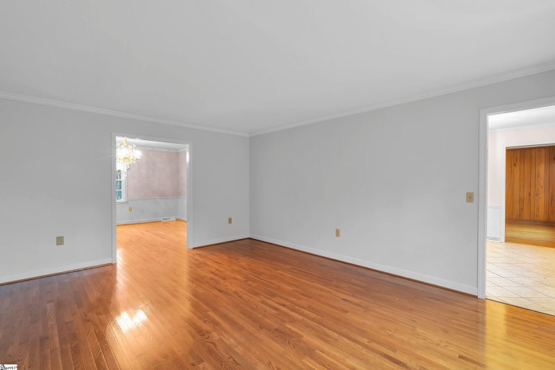 Property image 2 at 110 Cliffwood Court, Greer, SC 29650