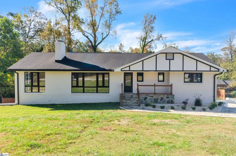 Property image 4 at 4 Roberta Drive, Greenville, SC 29615