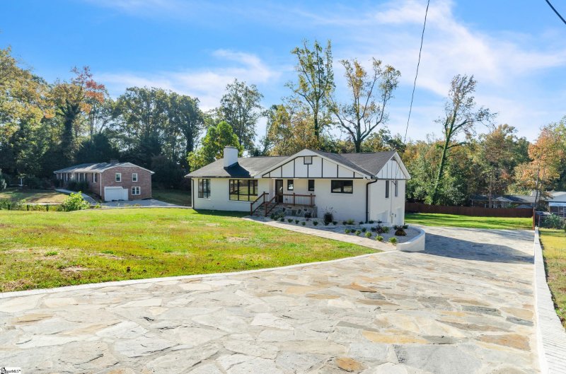 Property image 5 at 4 Roberta Drive, Greenville, SC 29615