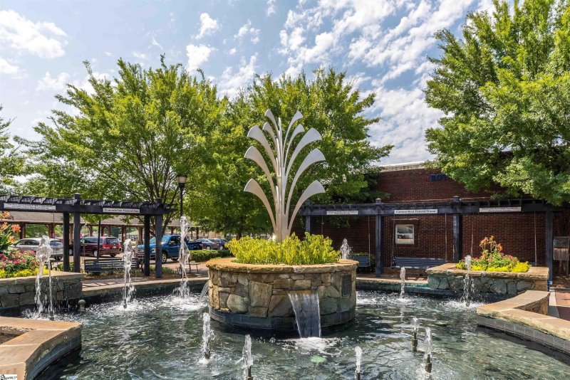 Property image 3 at 109 Hollythorpe Lane, Fountain Inn, SC 29644