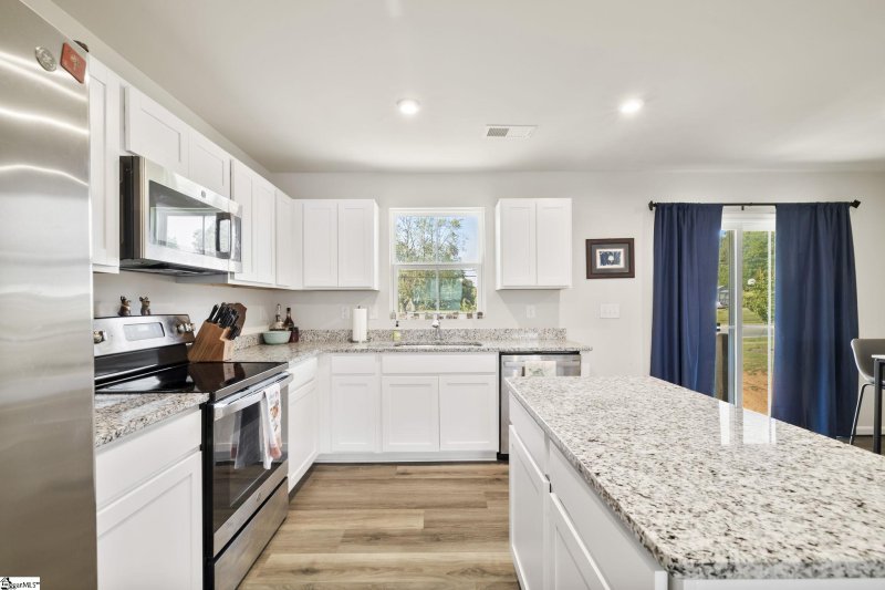 Property image 2 at 36 Verdant Leaf Way, Greenville, SC 29617